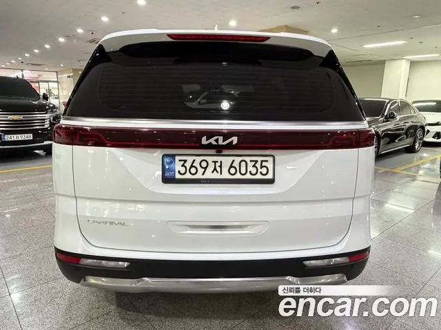 Kia Canival — Фото автомобиля 4