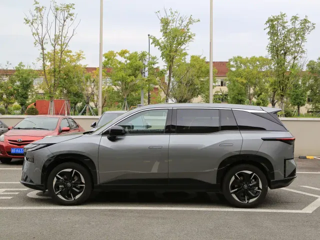 Toyota BoZhi 3X — Фото автомобиля 15