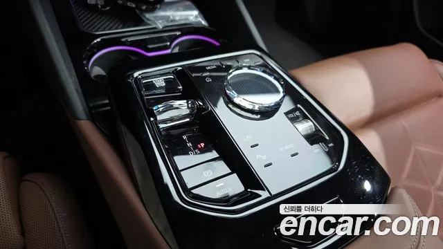 BMW 5 Series G60 — Фото автомобиля 12