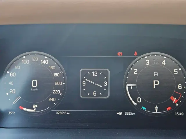 Land Rover Defender — Фото автомобиля 12