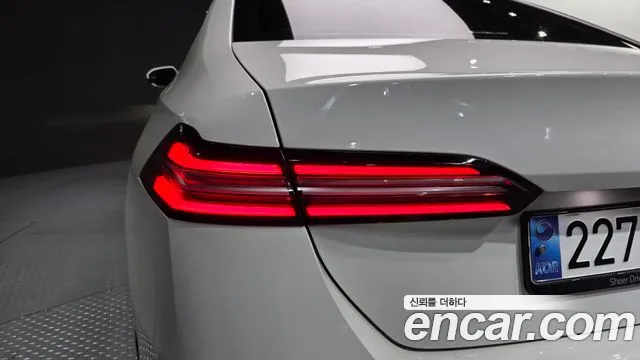 BMW 5-Series — Фото автомобиля 22