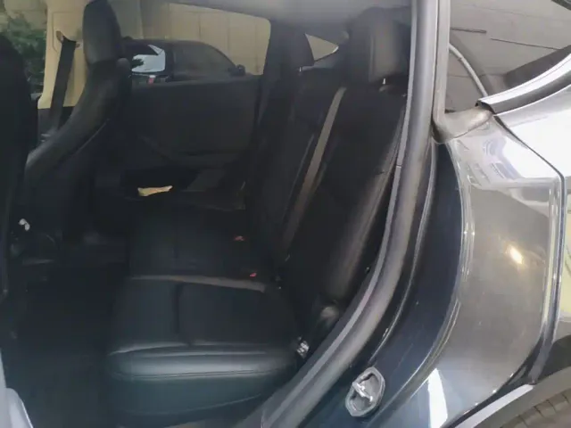 Tesla Model Y — Фото автомобиля 16