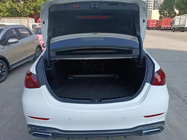 Mercedes-Benz C-Class — Фото автомобиля 18