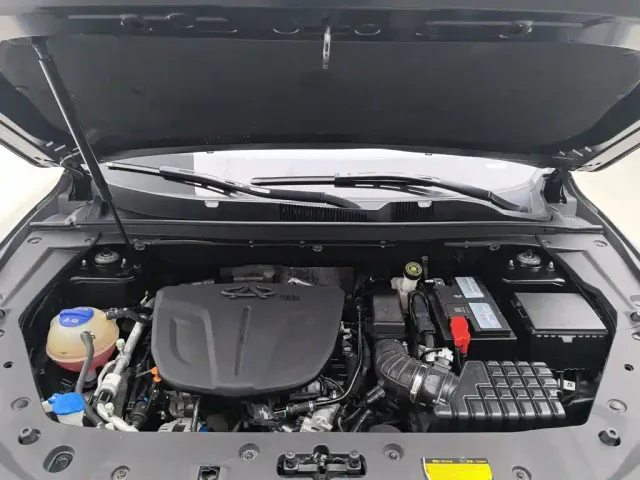 Jetour Jetour X70 PLUS 2021 1.6T DCT Star 7-Seater — Фото автомобиля 6