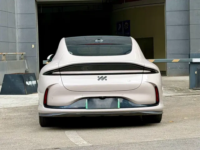 IM Motors L6 — Фото автомобиля 5