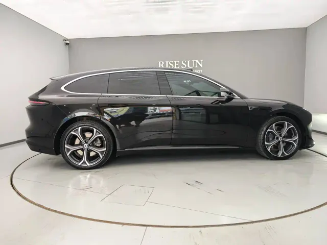 Nio ET5 Touring — Фото автомобиля 4