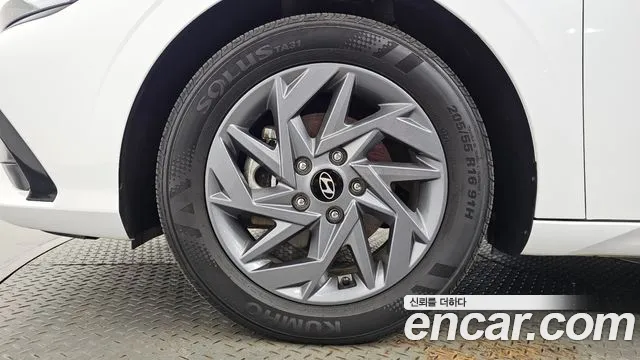 Hyundai Avante CN7 — Фото автомобиля 5