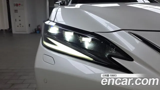 Lexus ES — Фото автомобиля 21