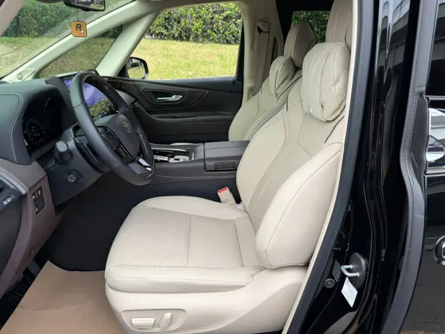 Toyota Alphard — Фото автомобиля 8