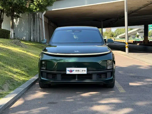Li Auto L9 — Фото автомобиля 2