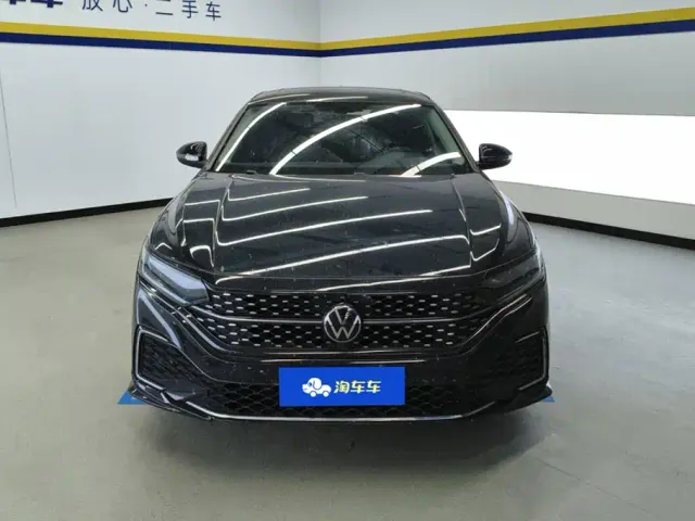 Volkswagen Passat — Фото автомобиля 2