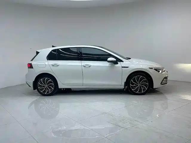 Volkswagen Golf — Фото автомобиля 8