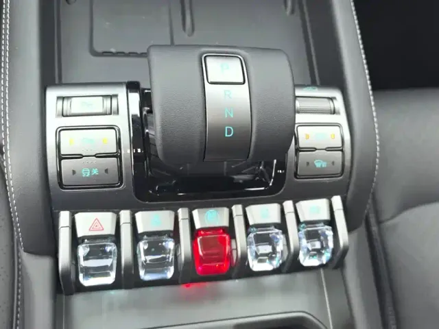BYD FangChengBao Titanium 3 — Фото автомобиля 16