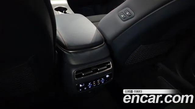 Genesis GV70 — Фото автомобиля 29