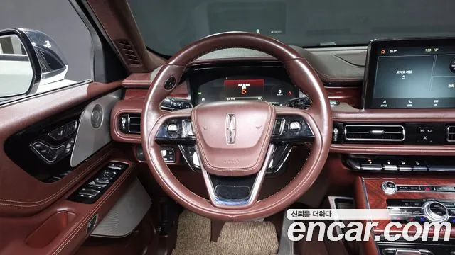 Lincoln Aviator 2nd Gen — Фото автомобиля 13