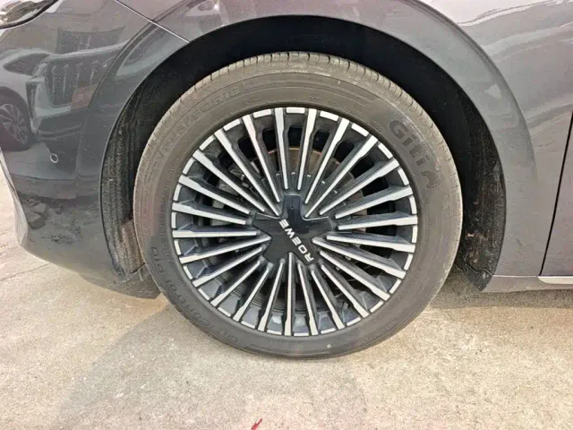 Roewe M7 DMH — Фото автомобиля 22