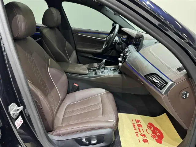 BMW 5 Series — Фото автомобиля 29