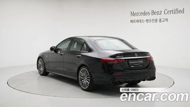Mercedes-Benz E-Class — Фото автомобиля 2