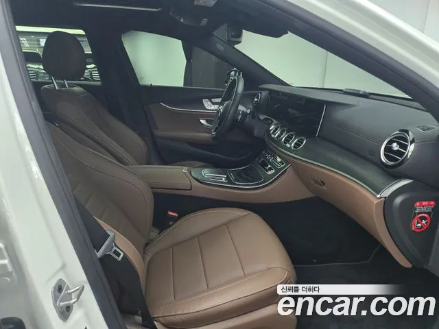 Mercedes-Benz E-Class — Фото автомобиля 10