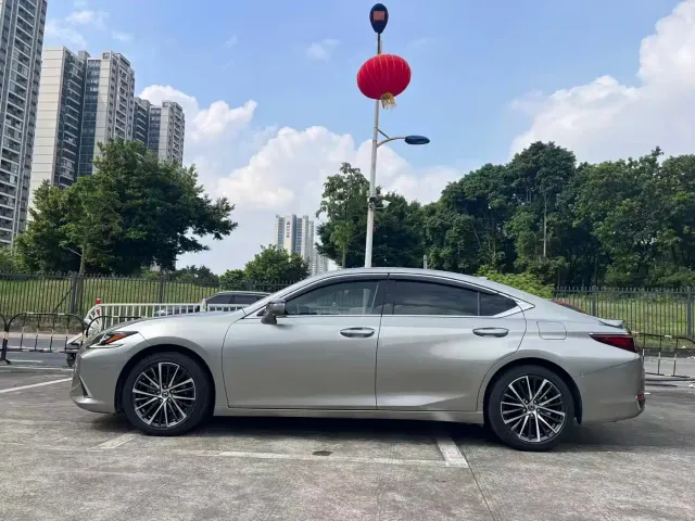 Lexus ES — Фото автомобиля 6
