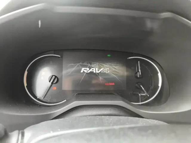 Toyota RAV4 — Фото автомобиля 7