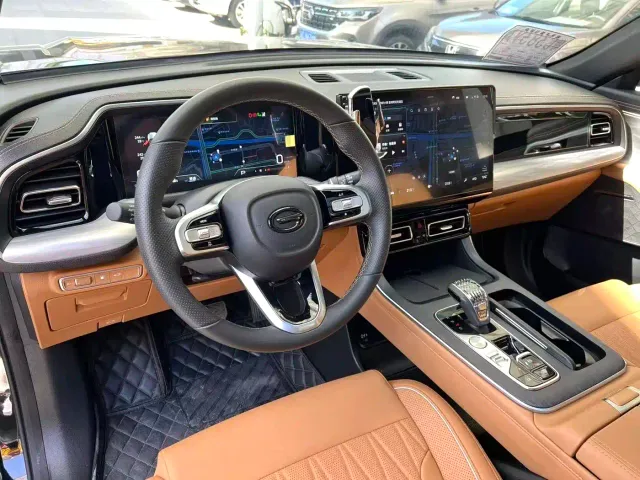 GAC Trumpchi GS8 — Фото автомобиля 3