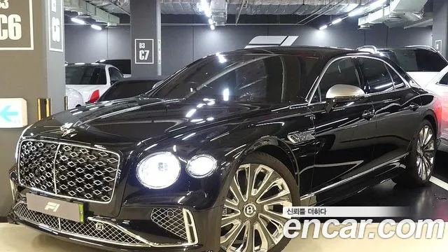 Фотография автомобиля — Bentley Flying Spur