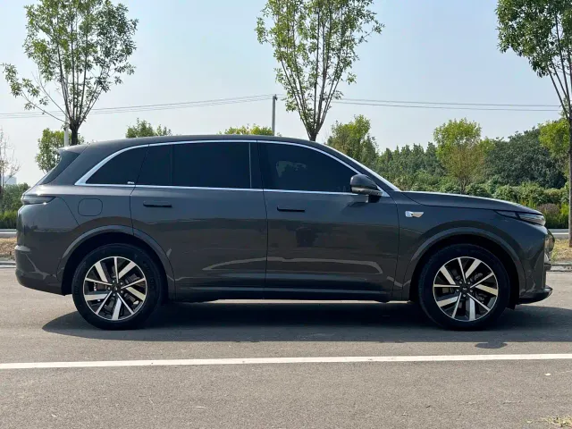 Li Auto L7 — Фото автомобиля 26