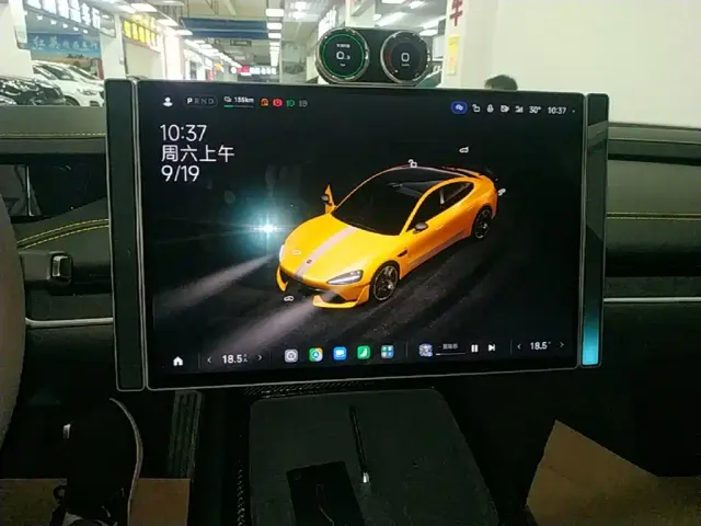 Xiaomi SU7 Ultra — Фото автомобиля 12