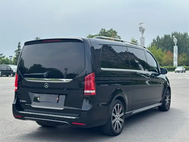 Mercedes-Benz V-Class — Фото автомобиля 4