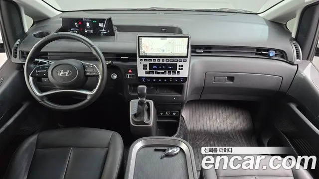 Hyundai Staria Staria — Фото автомобиля 3