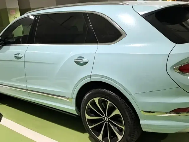 Bentley Bentayga — Фото автомобиля 4
