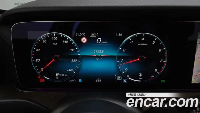 Mercedes-Benz E-Class — Фото автомобиля 8