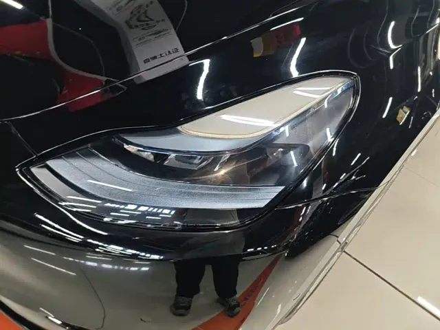 Tesla Model Y — Фото автомобиля 23
