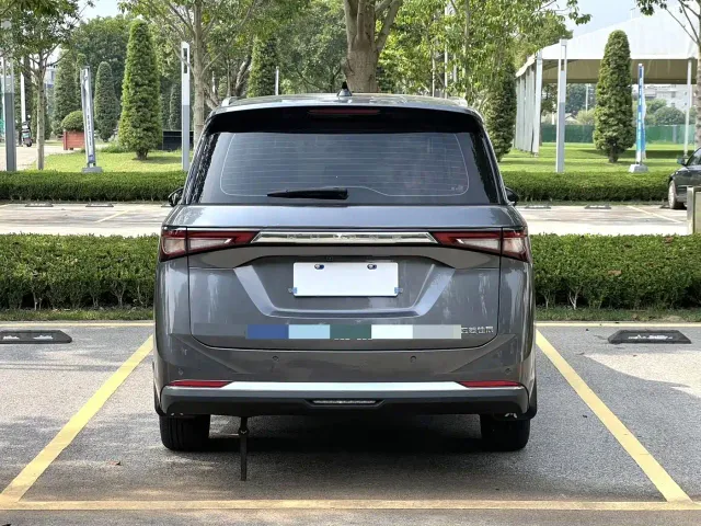 Wuling Jiachen — Фото автомобиля 5