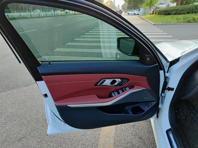 BMW 3 Series — Фото автомобиля 6