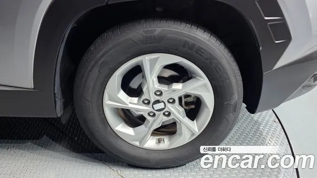 Hyundai Tucson Tucson (NX4) Дизель 2.0 4WD — Фото автомобиля 19