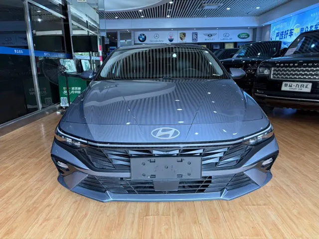 Hyundai Elantra — Фото автомобиля 2