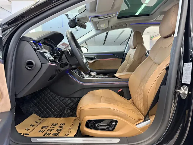 Audi A8 — Фото автомобиля 6