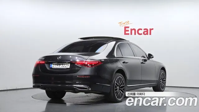 Mercedes-Benz S-Class — Фото автомобиля 2