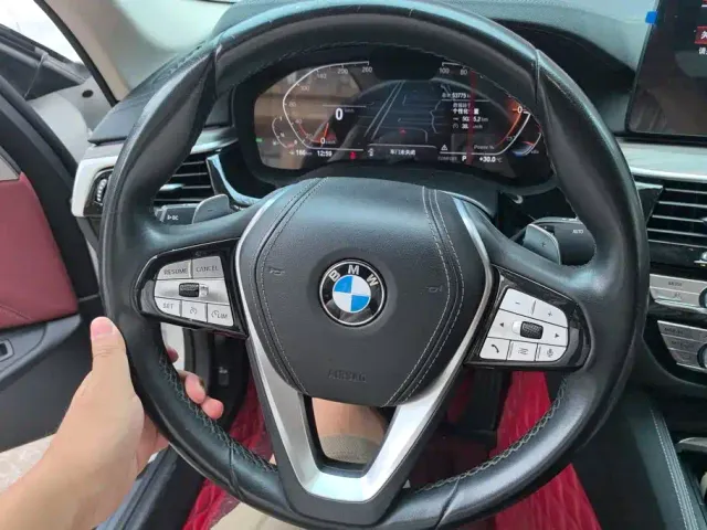 BMW 5 Series — Фото автомобиля 15