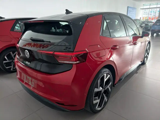 Volkswagen ID.3 — Фото автомобиля 4