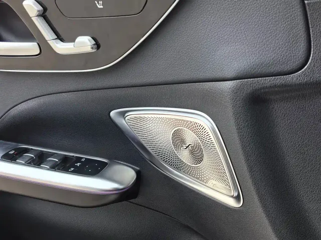 Mercedes-Benz C-Class — Фото автомобиля 6