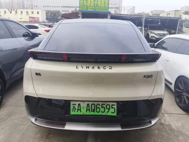 Lynk & Co Z20 — Фото автомобиля 8