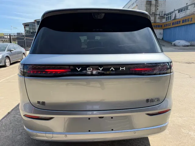 Voyah Taishan 8 — Фото автомобиля 8