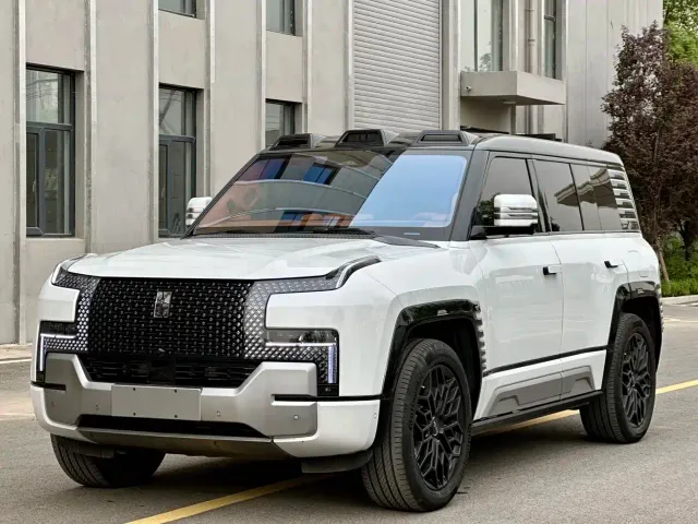 BYD U8 — Фото автомобиля 2