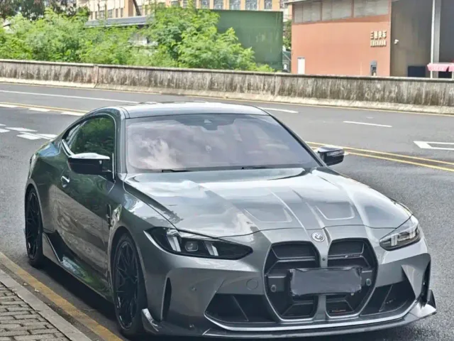 BMW M4 — Фото автомобиля 3