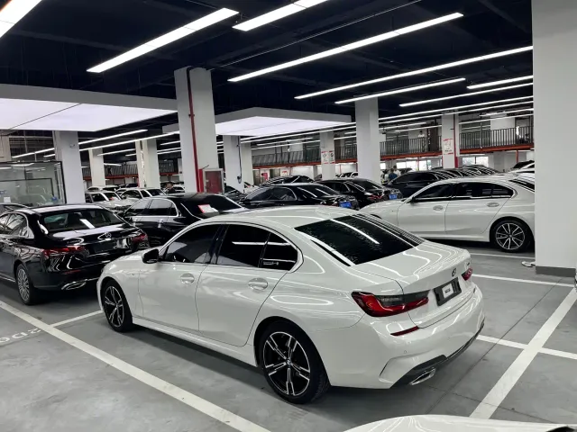BMW 3 Series — Фото автомобиля 7