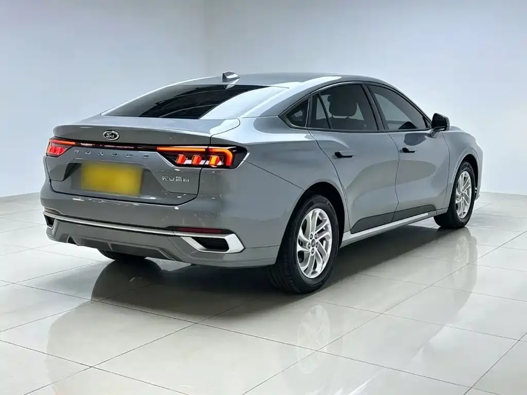 Ford Mondeo 2025 1.5T EcoBoost Elegance — Фото автомобиля 6