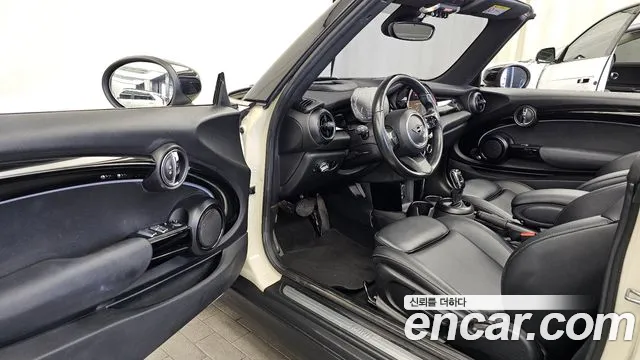 Mini Cooper Convertible — Фото автомобиля 10